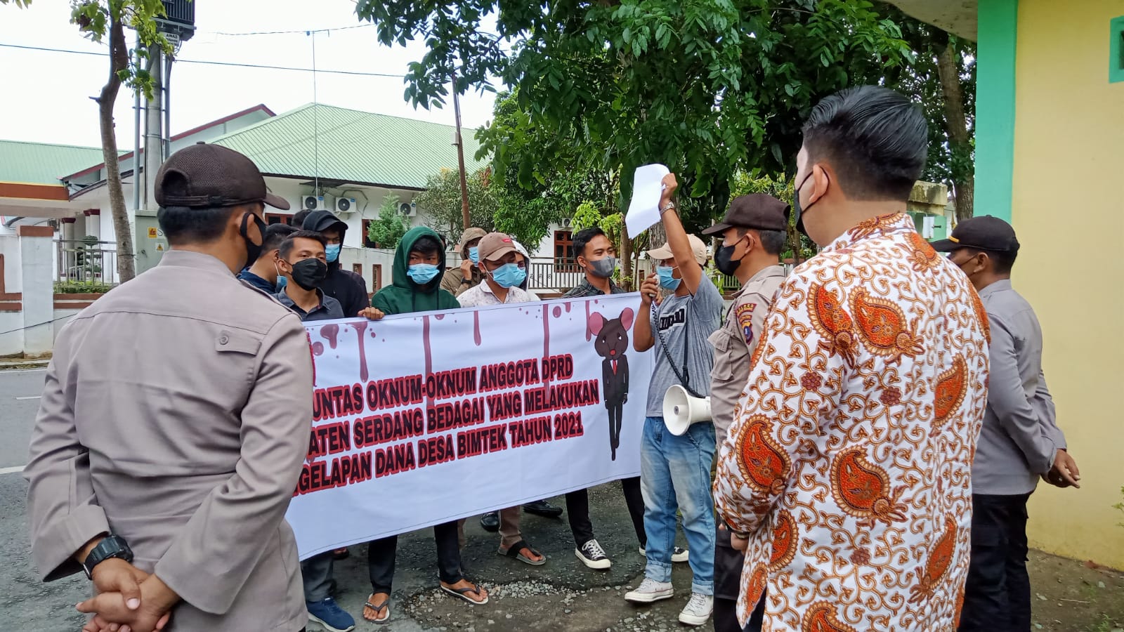 Ketua DPRD Sergai Terima Massa Solidaritas Mahasiswa Serikat Islam.