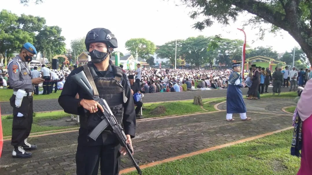 Berikan Rasa Aman Kepada Masyarakat, Batalyon A Pelopor Brimob Sumut Lakukan Pengamanan Sholat Ied