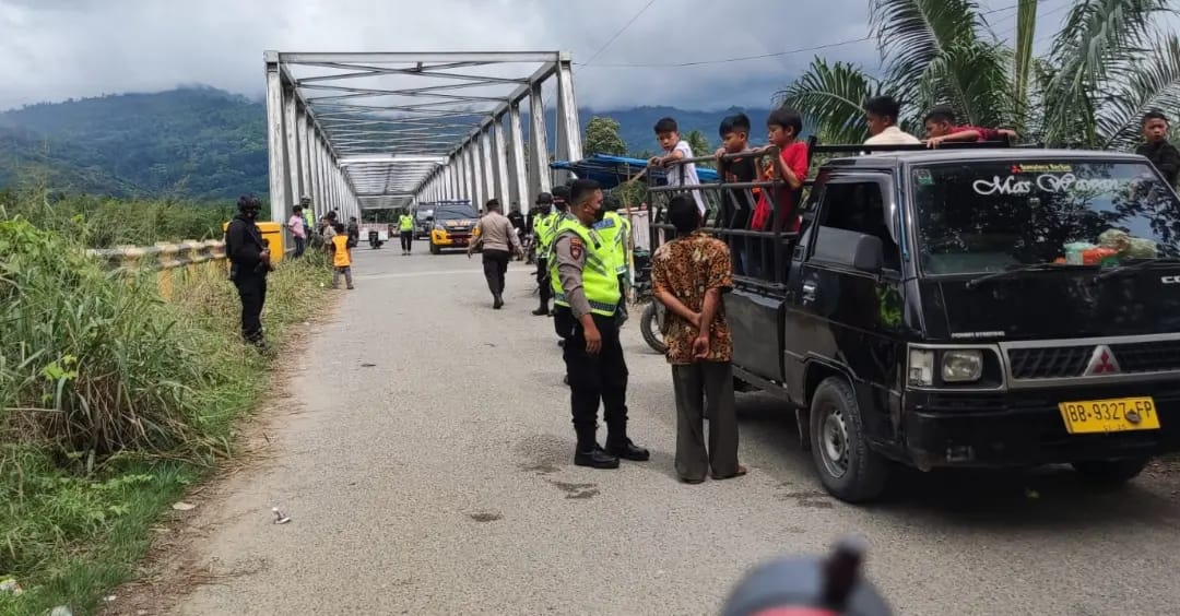 Berikan Pelayanan Prima di Hari Lebaran, Brimob Batalyon C Sumut Laksanakan Patroli Dialogis