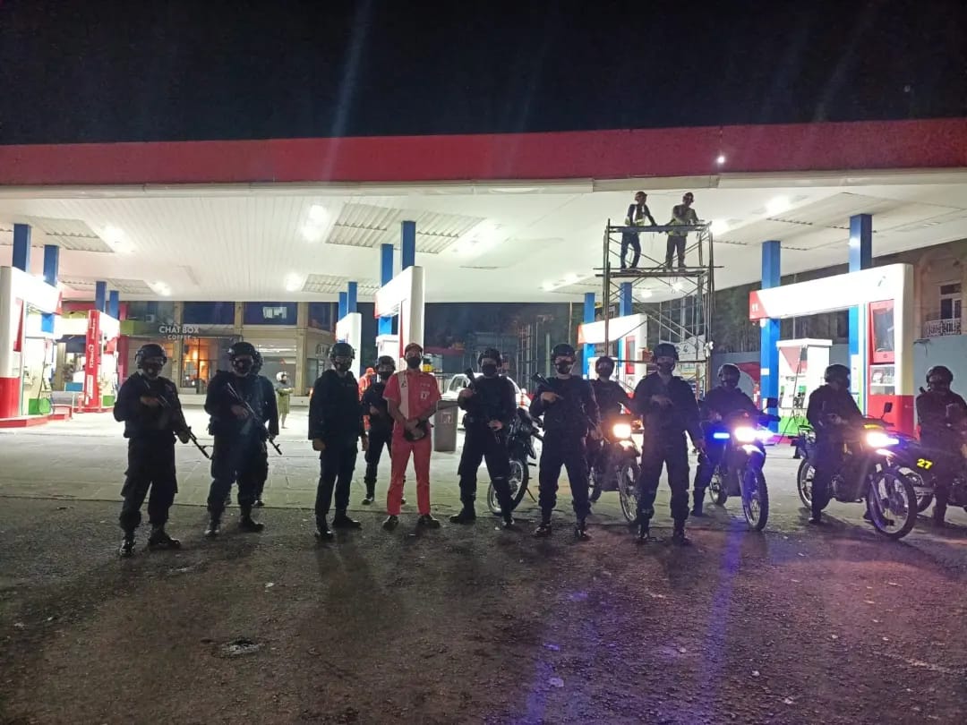 Wujudkan Sitkamtibmas Kondusif, Personil Brimob Polda Sumut Lakukan Patroli di Malam Hari