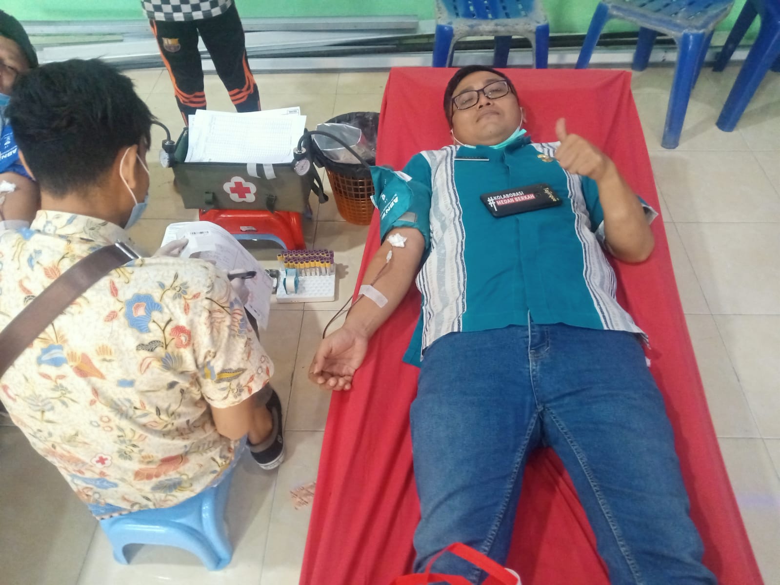 Lurah Tanjung Mulia Hilir Mengawali Donor Darah PMI Kota Medan