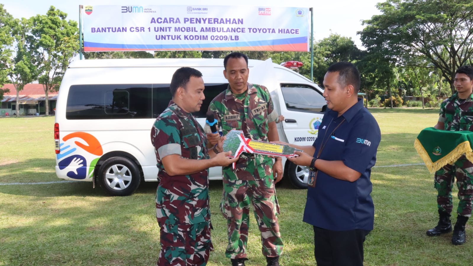 Kodim 0209/LB Terima Bantuan CSR Mobil Ambulance Dari BRI Cabang Rantauprapat