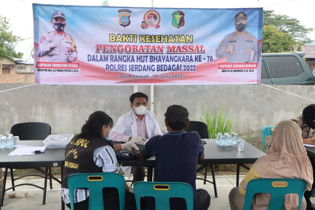 Polres Sergai Gelar Bakti Kesehatan Pengobatan Massal Dalam Rangka HUT Bhayangkara ke-76