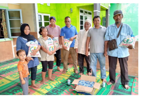 Peduli Sesama , DPC HNSI Kota Medan Bagikan Sembako Untuk Warga Kurang Mampu