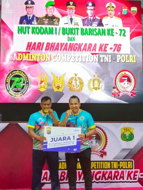 PRAJURIT LANTAMAL I BELAWAN MERAHI PIAGAM DARI KAPOLDASU.