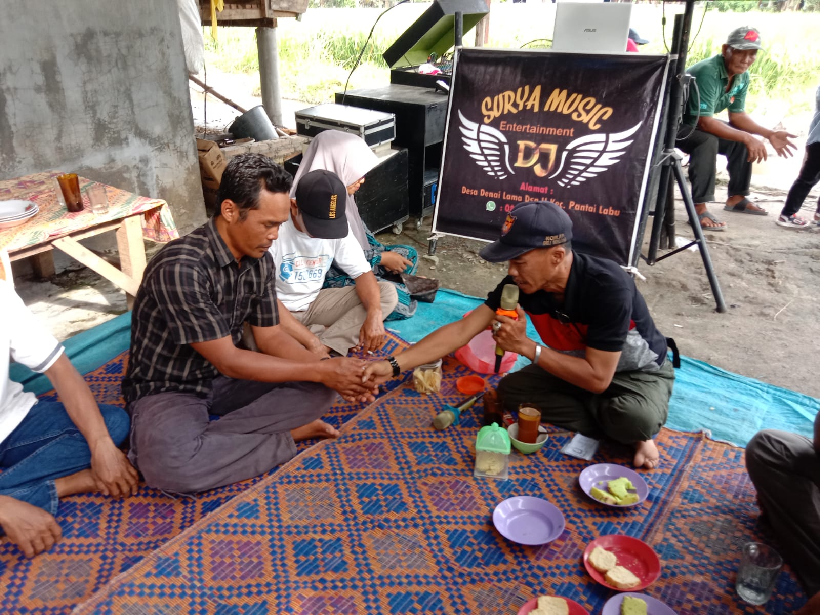 Kelompok Pertanian dan Perternakan TIEM 21 Berikan Bantuan Sosial Kepada Anggota