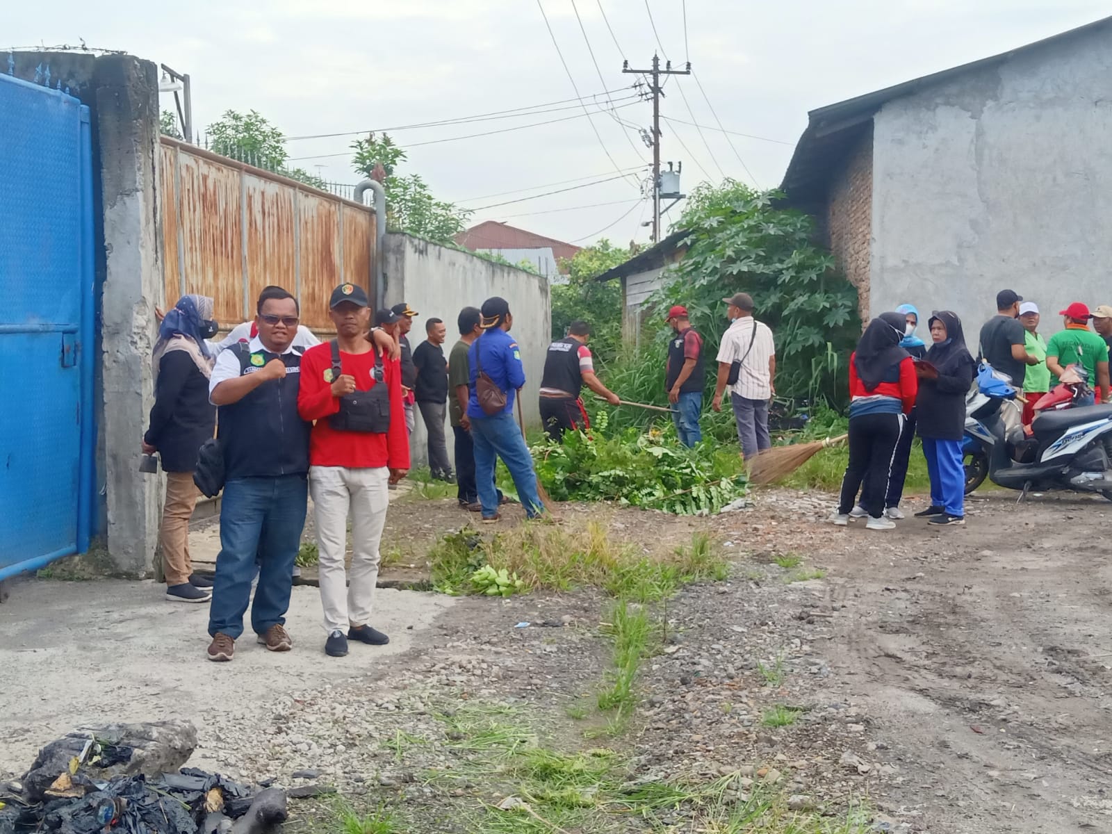 Sekcam Medan Deli Pimpin Kegiatan Gotong Royong Massal