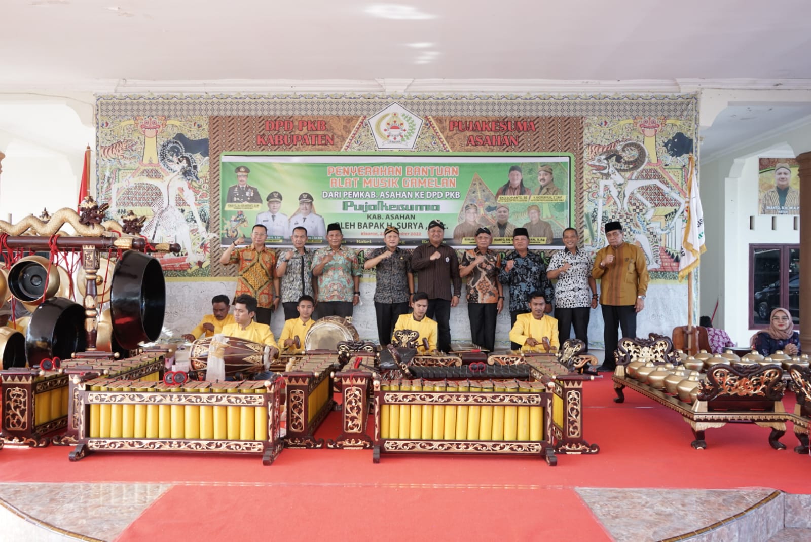 Pemkab Asahan Serahkan Bantuan Alat Musik Gamelan ke DPD PKB Pujakesuma Kabupaten Asahan