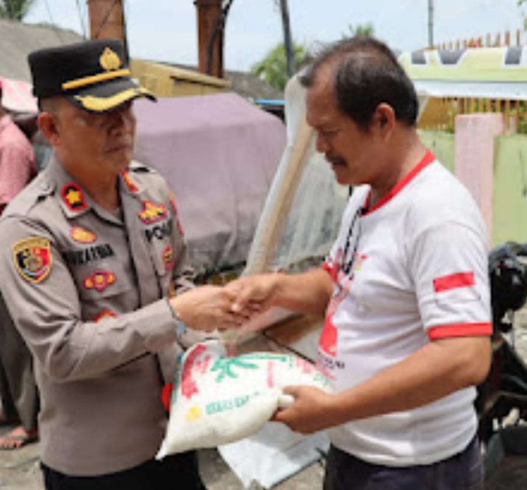 Polres Pelabuhan Belawan Berikan Paket Sembako