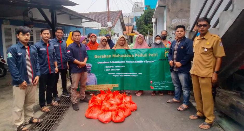 GRAMAPRI Bagikan Paket Sembako Kepada Masyarakat Terkena Dampak Banjir