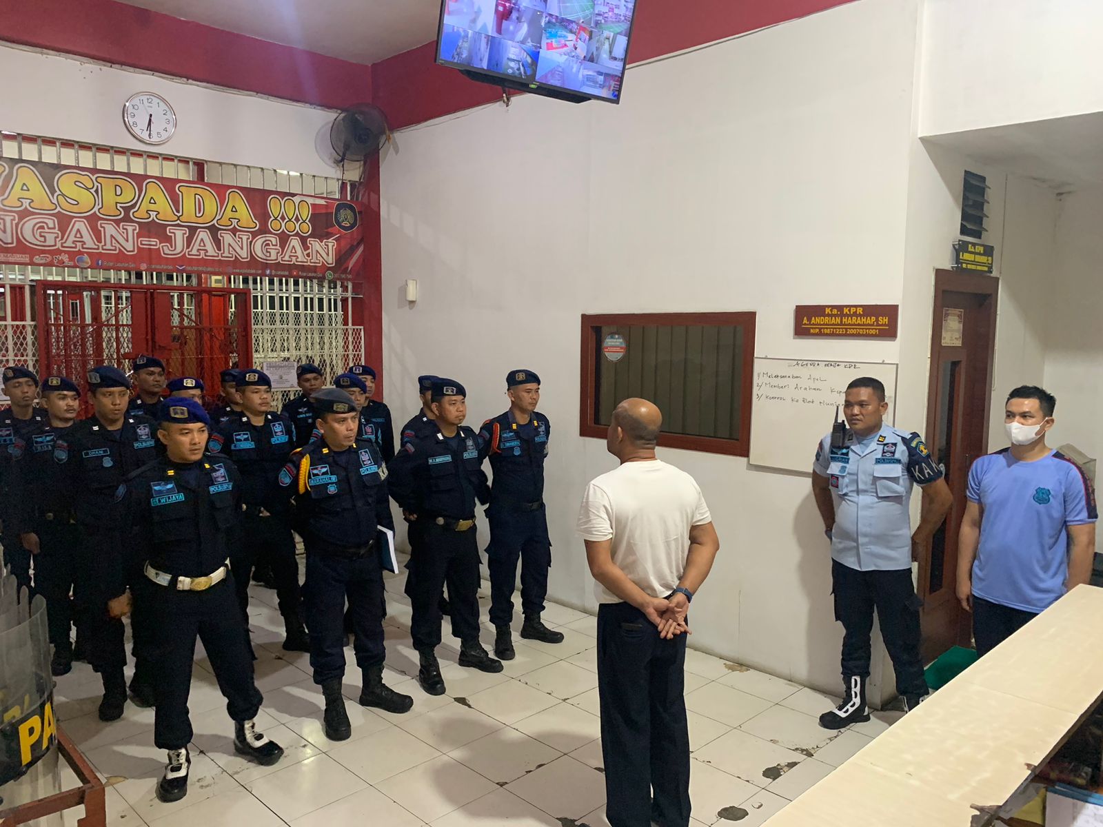 KA Rutan Kelas I Labuhan Deli Pimpin Apel Serah Terima Penjagaan