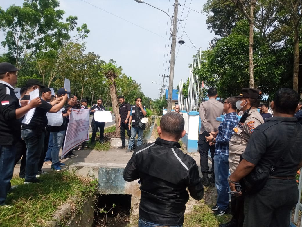 Sarat Kecurangan, Formapera Demo KPU Deliserdang Desak Hasil Seleksi PPK Dibatalkan