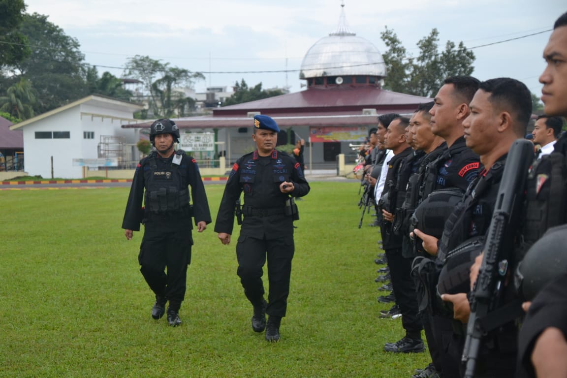 Dansat Brimob Polda Sumut Pimpin Apel Kesiapsiagaan dan Pemeriksaan Personil