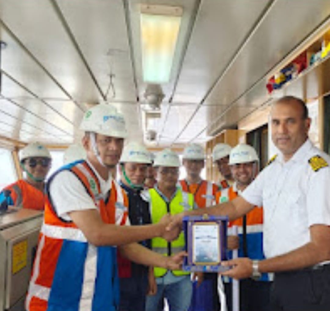 PELINDO Multi Terminal Sambut Kapal MT World Performance
