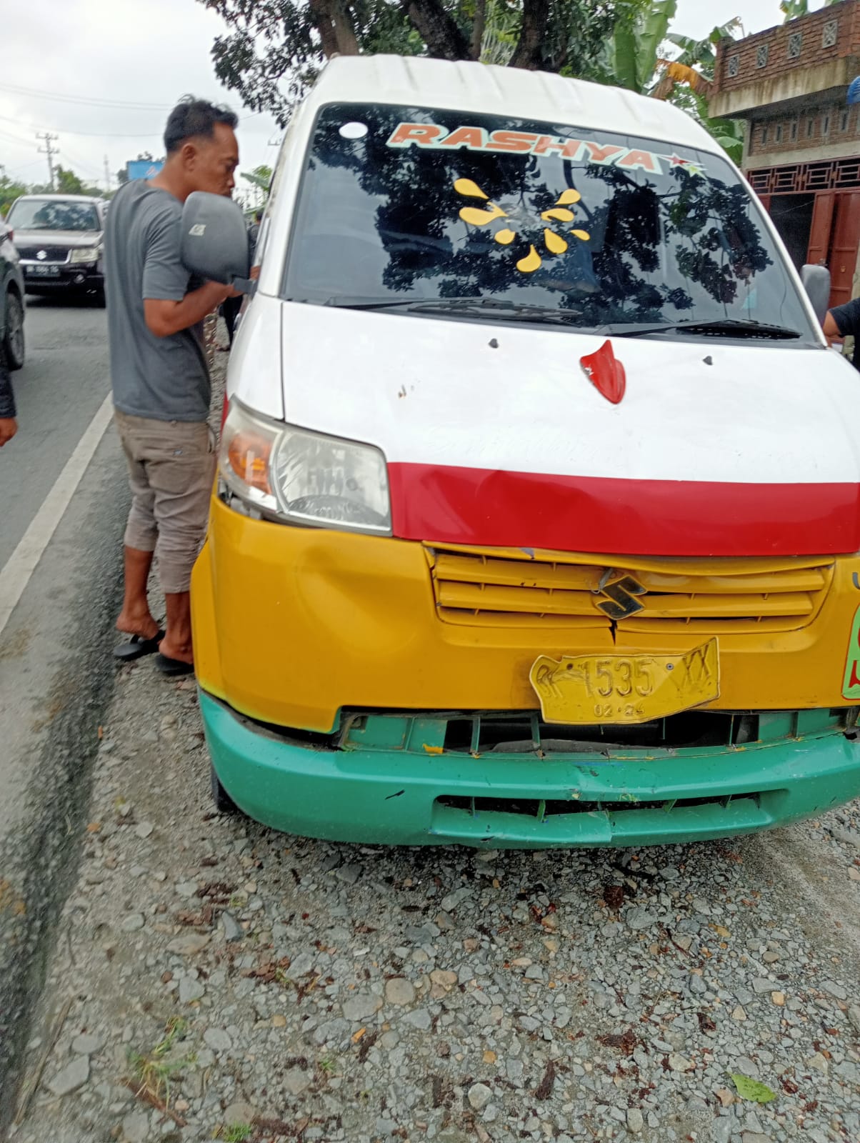 Angkot Sandhra Prima Seruduk Pengendara Sepeda Motor, 3 Orang Jadi Korban