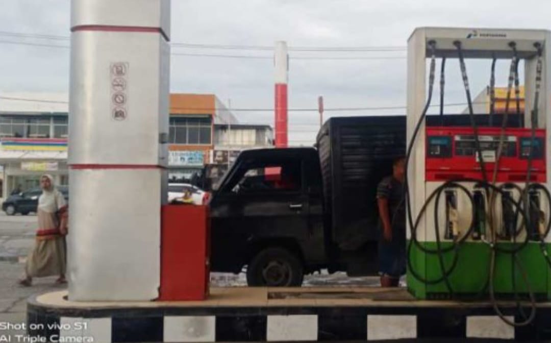 Mobil Box Diduga Modifikasi Tangki BBM, Berulang Kali Isi BBM