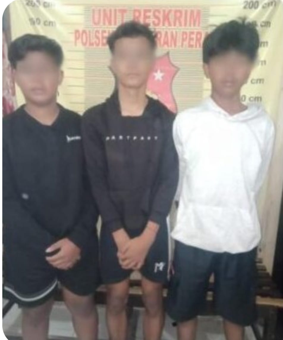 Remaja Belasan Tahun Di Giring Ke Polsek Hamparan Perak
