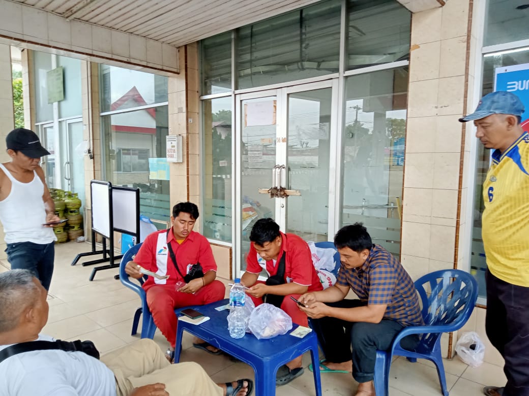 SPBU 14206157 Rampah Kiri Sosialisasi Tanpa Henti Kepada Masyarakat Cara Daftar QR Code Dalam Pengisian Bio Solar Dan Pertalit