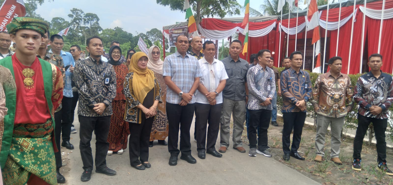 Serah Terima Estafet Kirab Pemilu 2024 Dari KPU Deli Serdang Kepada KPU Sergai