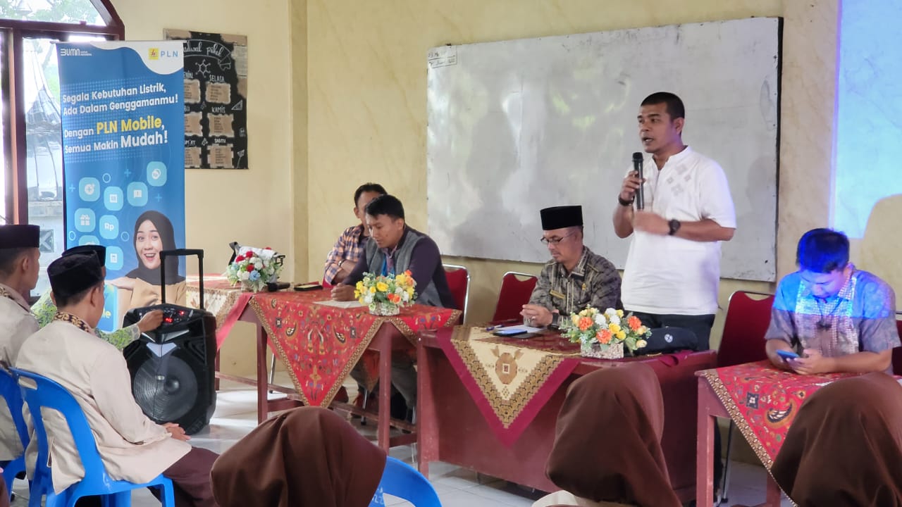 Antusias Siswa/Siswi MAN 2 Lubuk Pakam Sambut Sosialisasi PLN Mobile