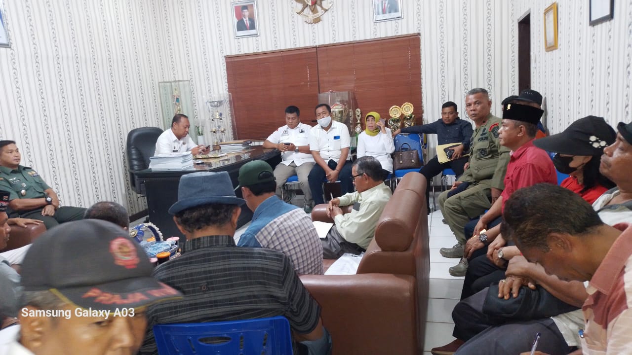 Camat Tanjung Morawa Mediasikan Sengketa Tanah dan Bangunan Gereja HKBP di Desa Dagang Kerawan