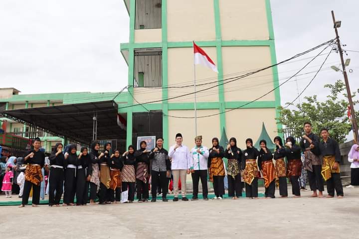 dr. Riski Pimpin Upacara HUT RI ke-78 di Yayasan Ummi A’yuni