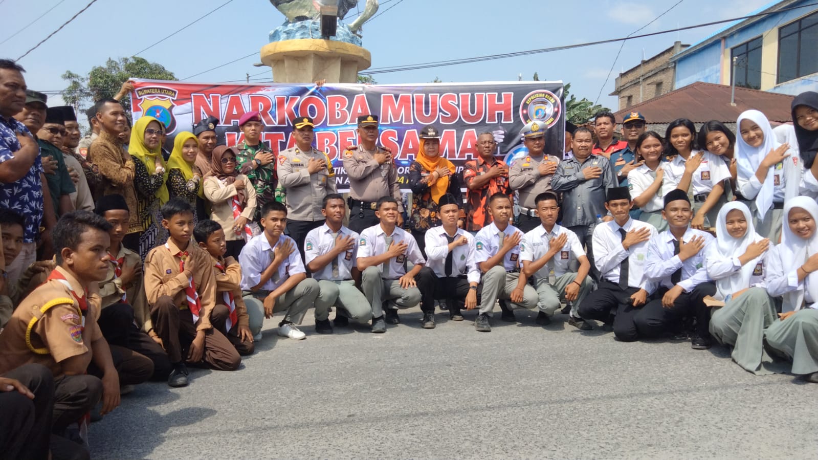 Polsek Tanjung Beringin Laksanakan Deklarasi Komitmen Bersama Perang Terhadap Narkoba