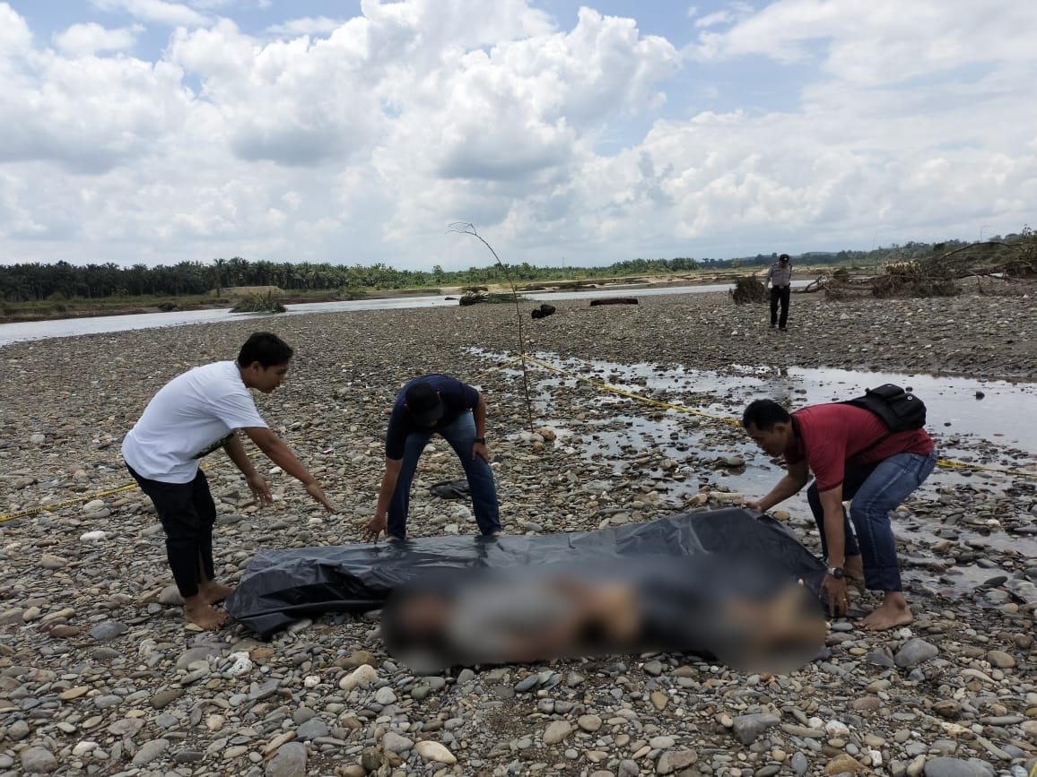 Penemuan Mayat di Pantai Titi Belanga Gegerkan Warga, Polisi Lakukan Penyelidikan