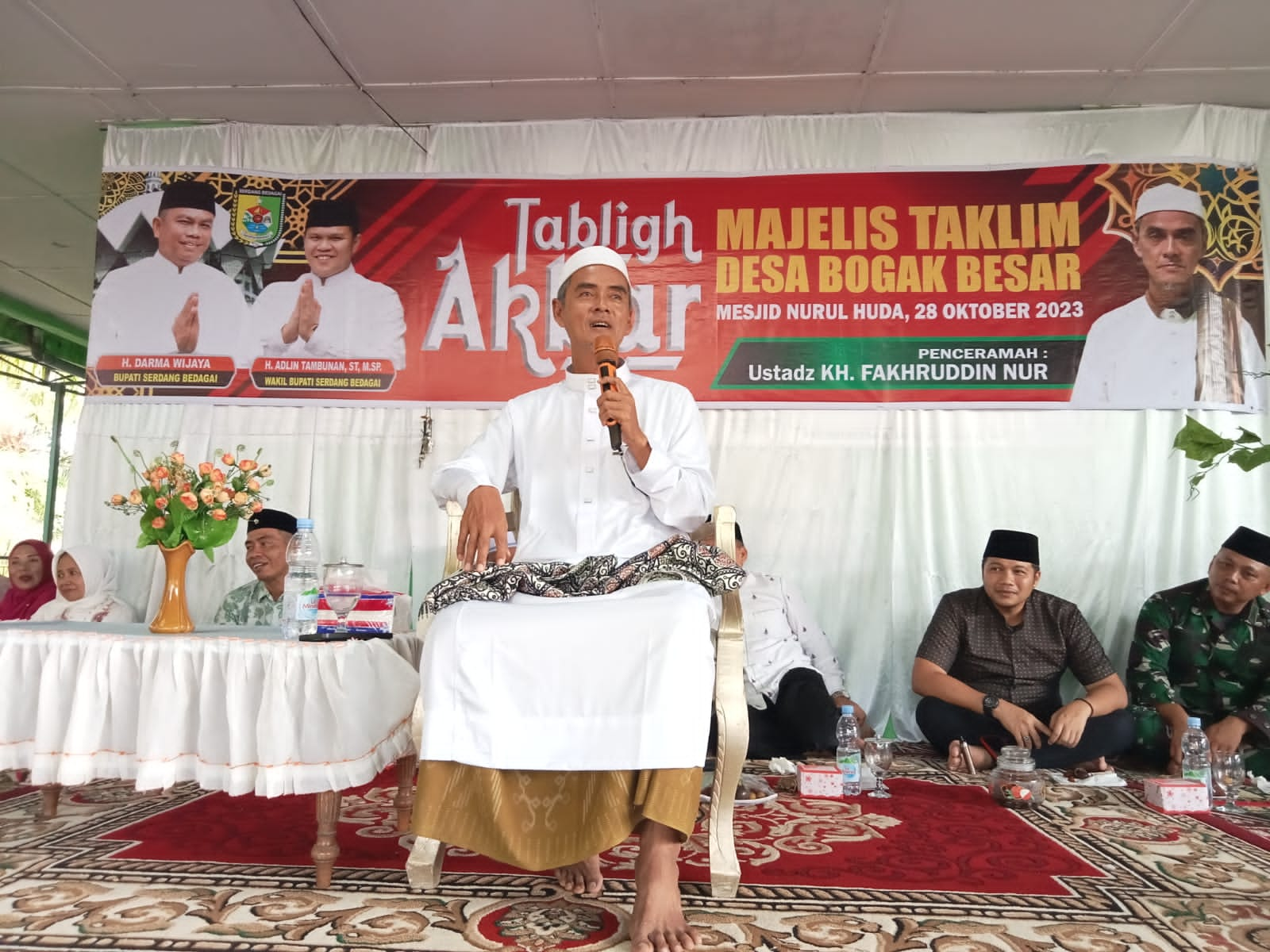 Dihadirkan Bupati Sergai, KH. Fakhruddin Nur Sampaikan Ceramah di Masjid Nurul Bogak Besar