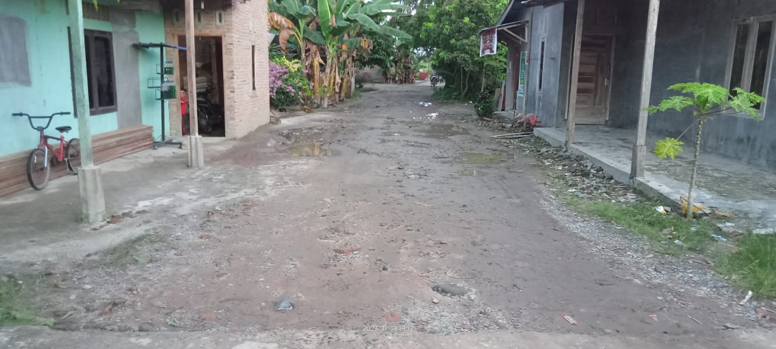 Kades Lubuk Cemara: Bangunan Rabat Beton Berstatus Jalan Desa