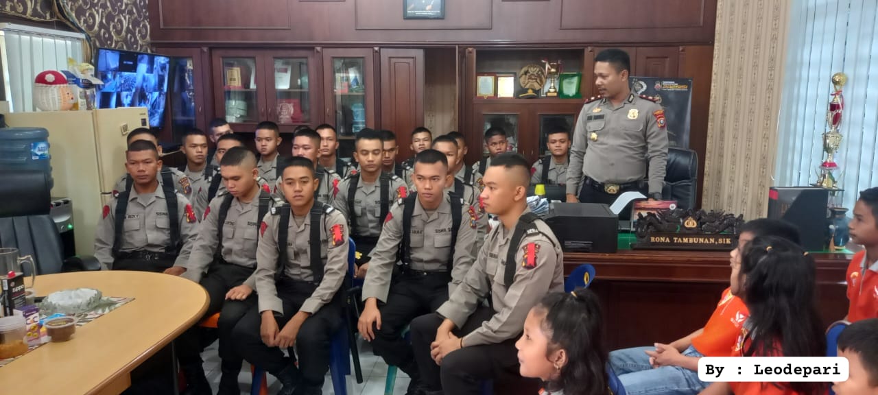 Kapolsek Medan Timur Kompol Rona Tambunan, ST,SIK MH Lepas Siswa Latja SPN Polda Sumut