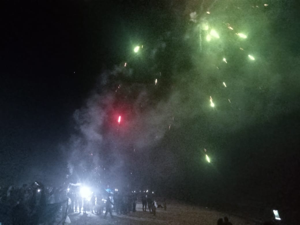 Pesta Kembang Api Meriahkan Malam Pergantian Tahun Baru di Pantai Merdeka Bagan Kuala.