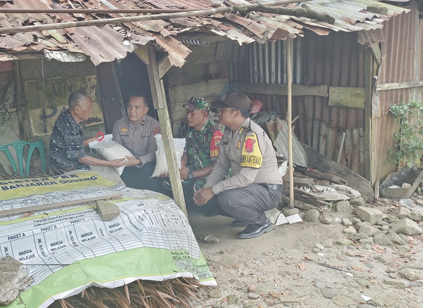 Pendekatan Sosiologis Polsek Kotarih, Wujud Sinergitas TNI-Polri Guna Pastikan Kamtibmas Kondusif