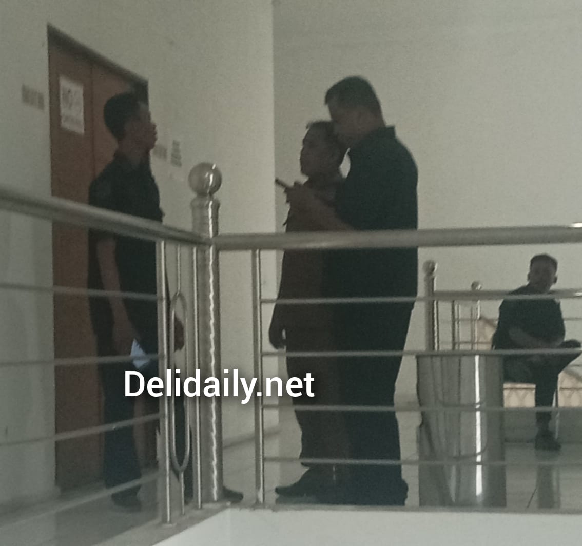 Kabag Umum DPRD Sergai Diduga Melarang Wartawan Untuk Meliput di Ruang Rapat DPRD