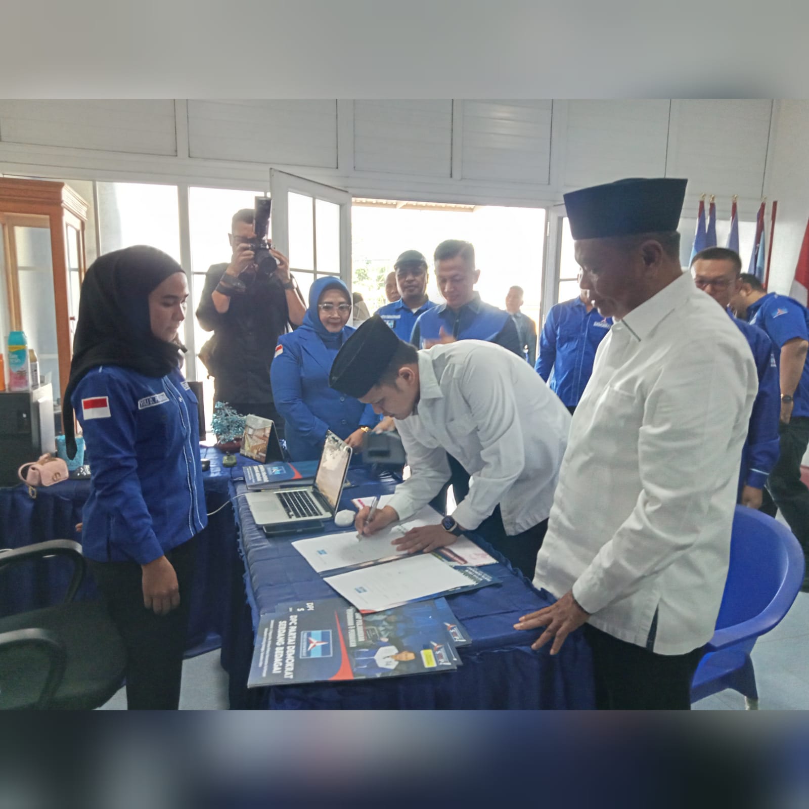 Pasangan Cakada Darma Wijaya-Adlin Tambunan Resmi Daftar di DPC Partai Demokrat Sergai