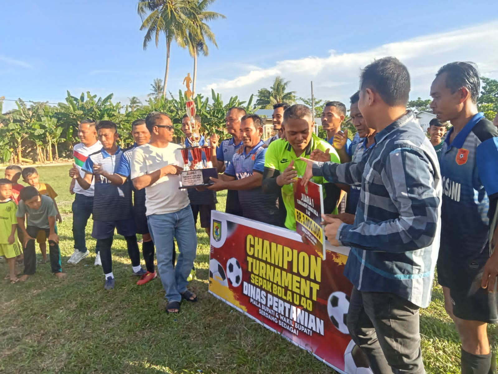 Cukur Tim Dinas Pertanian FC 4-0, Legend Mangga Dua Juara Turnamen Sepak Bola U-40