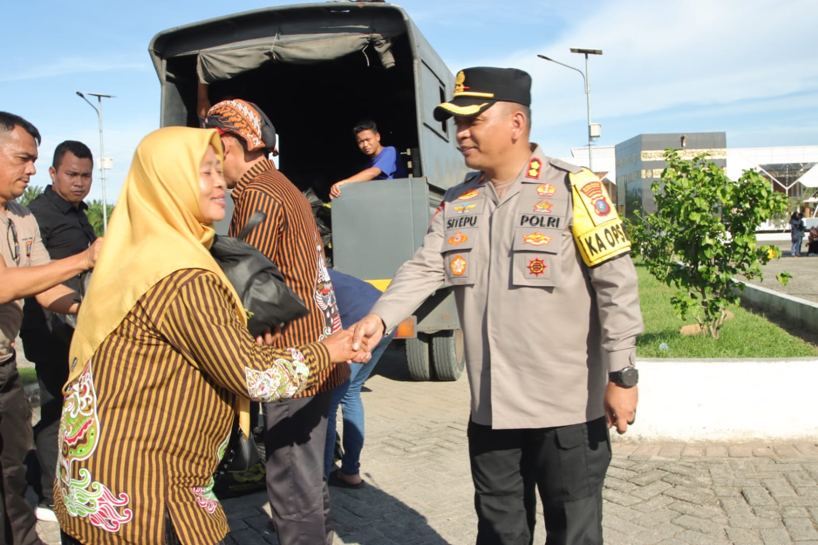 Kapolres Sergai Bagikan 1.000 Paket Sembako Untuk Masyarakat