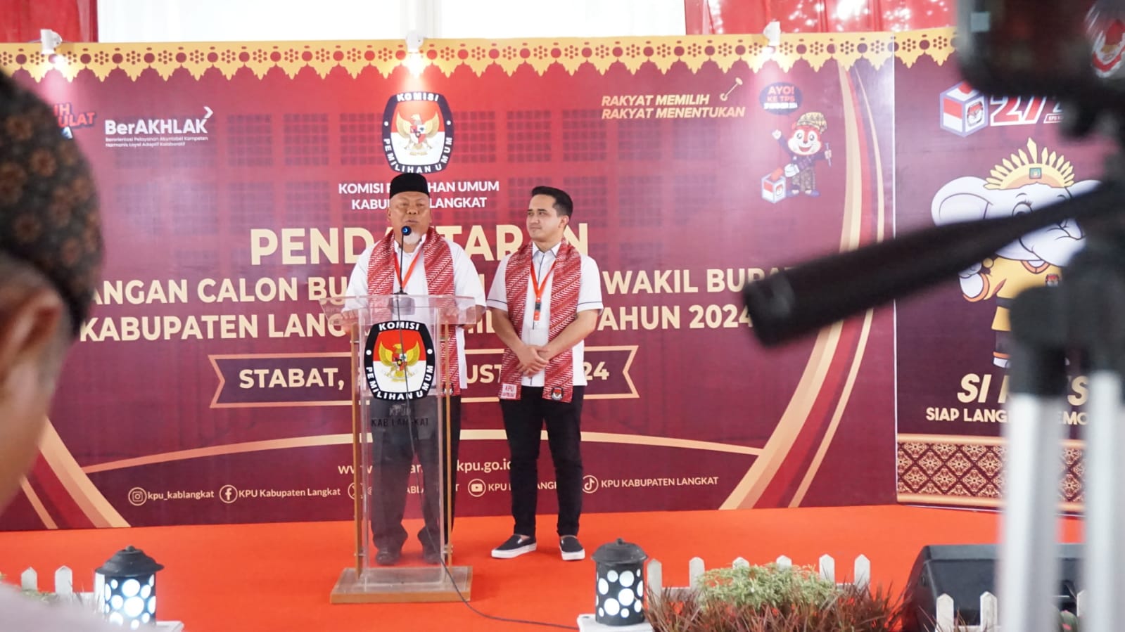 Iskandar dan Adli Jargon ‘Langkat Bisa’ Resmi Daftar Ke KPU Langkat