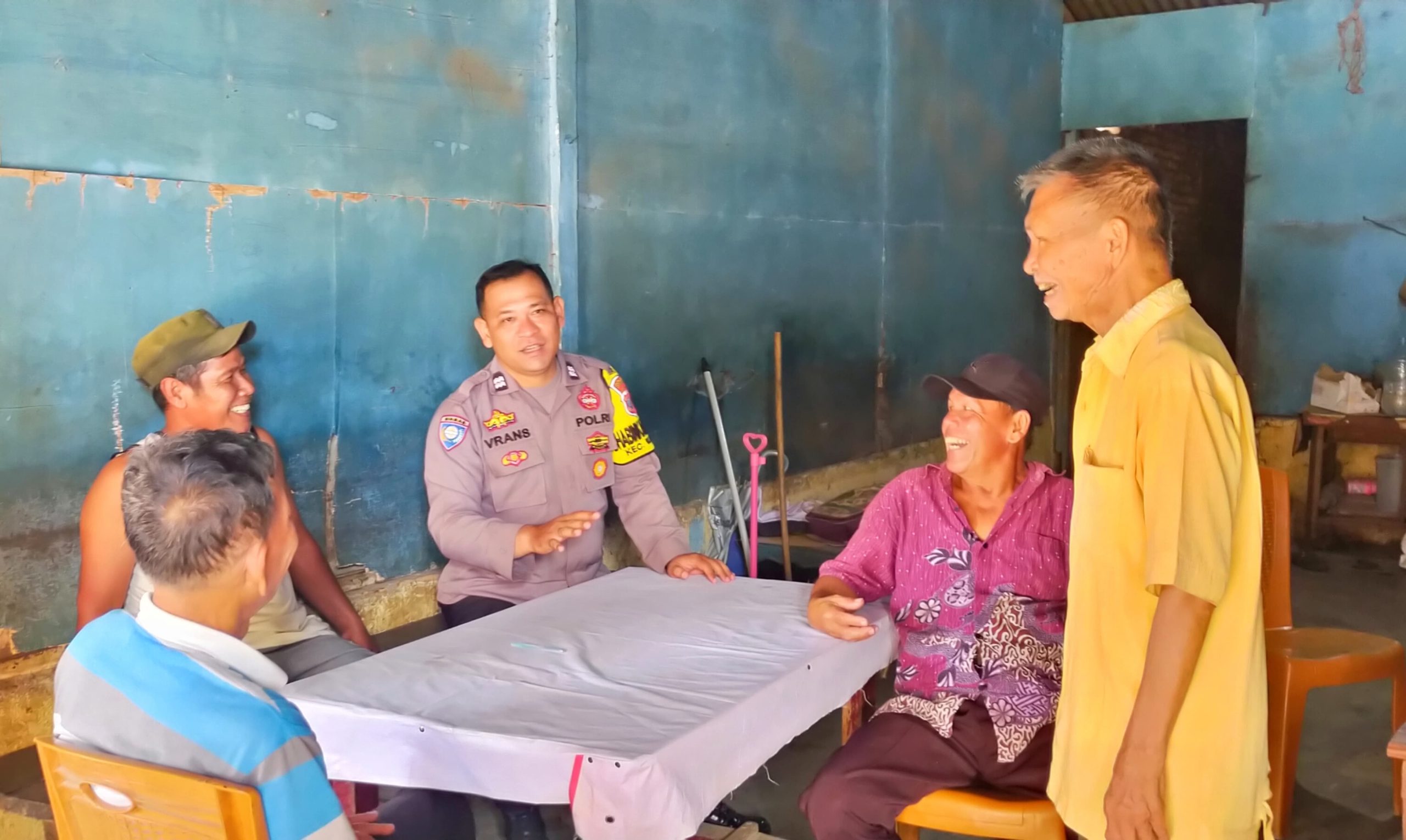 Sosok Humanis, Duduk Bersama Bhabinkamtibmas Polres Sergai Dekati Warga