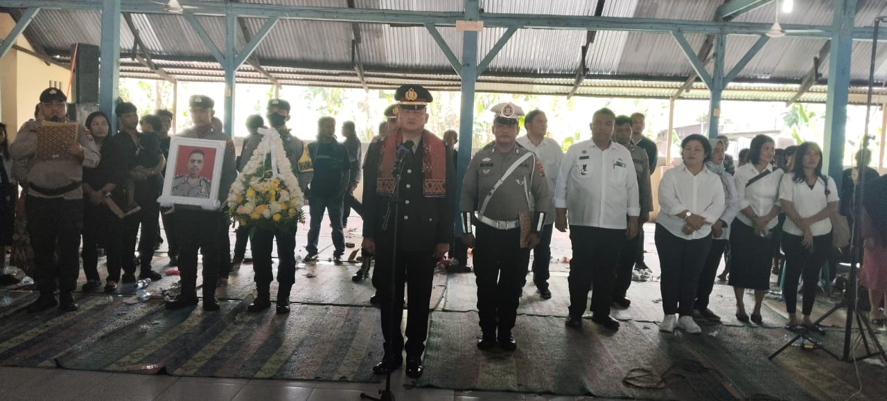 Kapolsek Pancur Batu Jadi Irup Persemayaman IPTU GINSIN ERSADA GINTING ( Panit Opsnal Intelkam Polsek Pancur Batu Polrestabes Medan