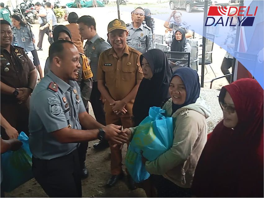 Kalapas Lubuk Pakam Salurkan Bantuan 500 Sembako Kementerian Imigrasi dan Pemasyarakatan Kepada Masyarakat