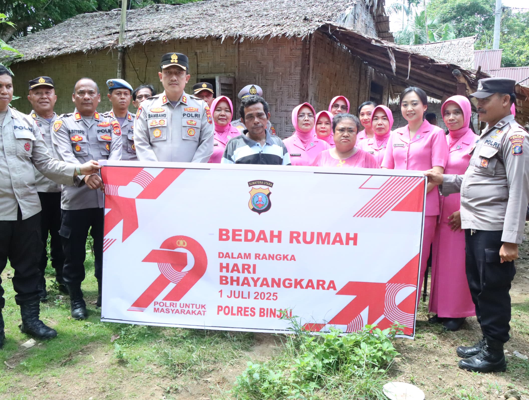 Polres Binjai Gelar Kegiatan Sosial Bedah Rumah dan Bantuan Kursi Roda di Kecamatan Sei Bingai
