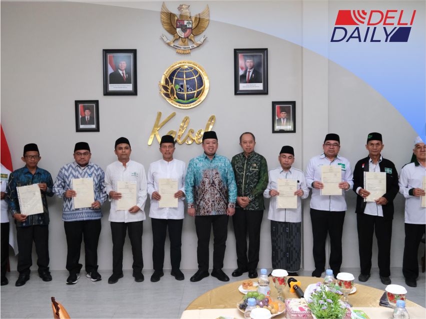 Serahkan 11 Sertipikat Tanah Wakaf untuk PCNU Kalimantan Selatan, Menteri Nusron Dorong Kolaborasi Lintas Organisasi Keagamaan