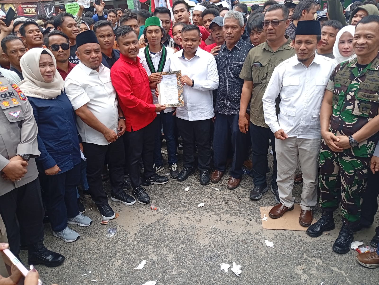 Rakyat Labuhan Batu Datangi Wakilnya di DPRD