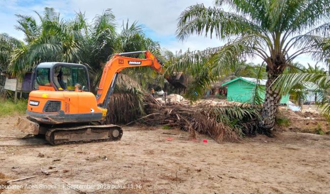 Turunkan Alat Berat, PT Nafasindo Lakukan Sejumlah Pekerjaan di Ponpes Darul Falah Al – Zamzamiyah