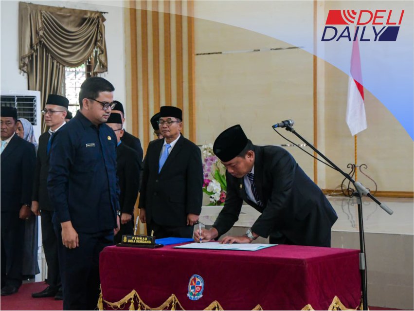 Wabup Lomlom Lantik 1 Pejabat Administrator dan 7 Pengawas