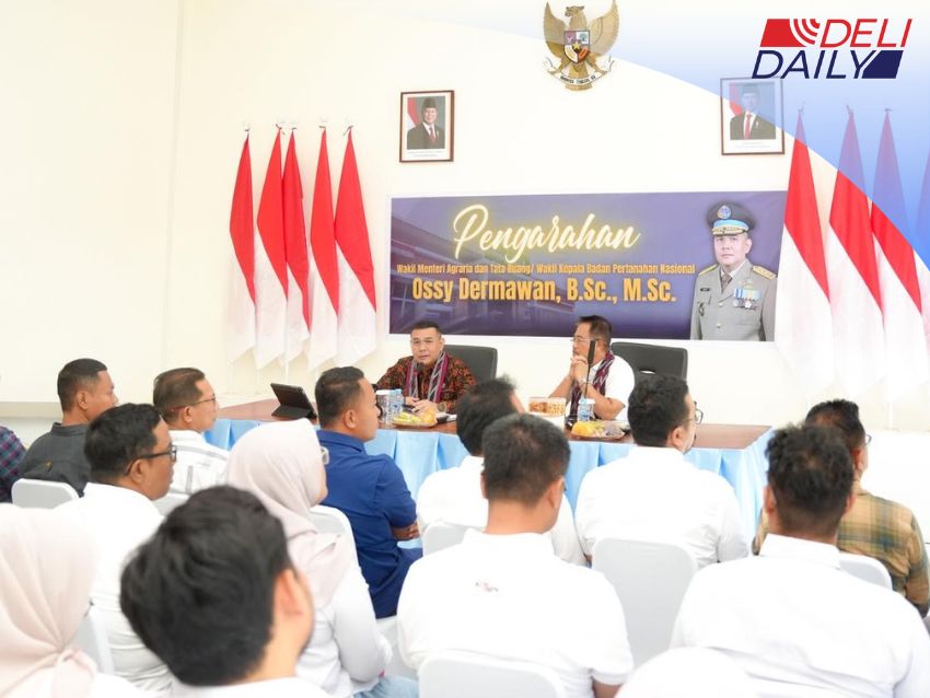 Kunjungi Mempawah, Wamen ATR/BPN Ossy Dermawan Tekankan Pelayanan Cepat dan Bersih