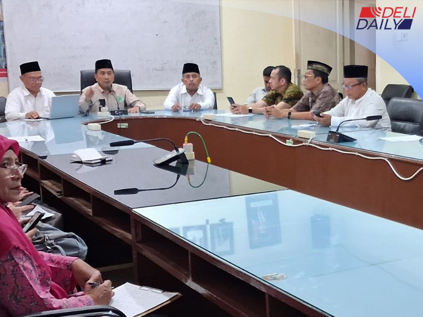 Kiai Putrama Menyampaikan Materi Ceramah Pada Kegiatan PERAN PENA IPM Sumut