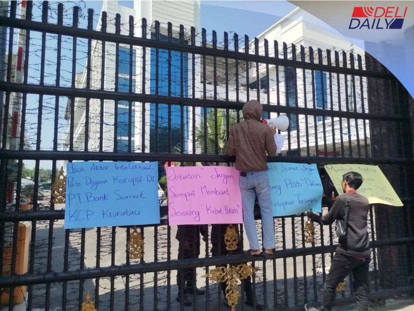 Massa Minta Kajati Sumut Baru Atensi Kasus KCP Krakatau: Pimpinan Saat Itu Harus Tanggung Jawab