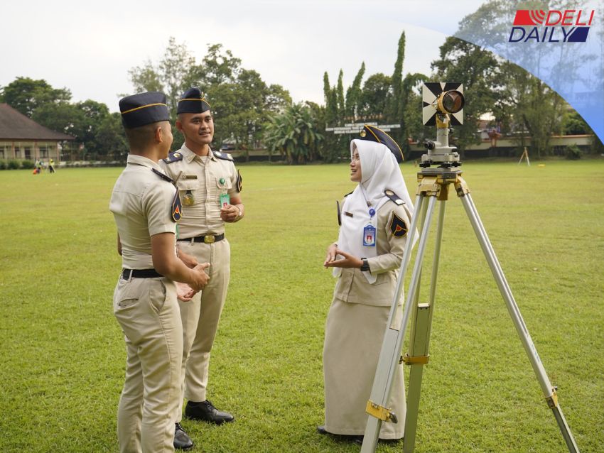 Tak Cuma Teori, Mahasiswa STPN Belajar Pengukuran Langsung & Analisis Kebijakan Pertanahan